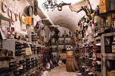 Il museo del vino dell'enoteca De Candia, testimonianza di una Carrassi che non c'� pi�